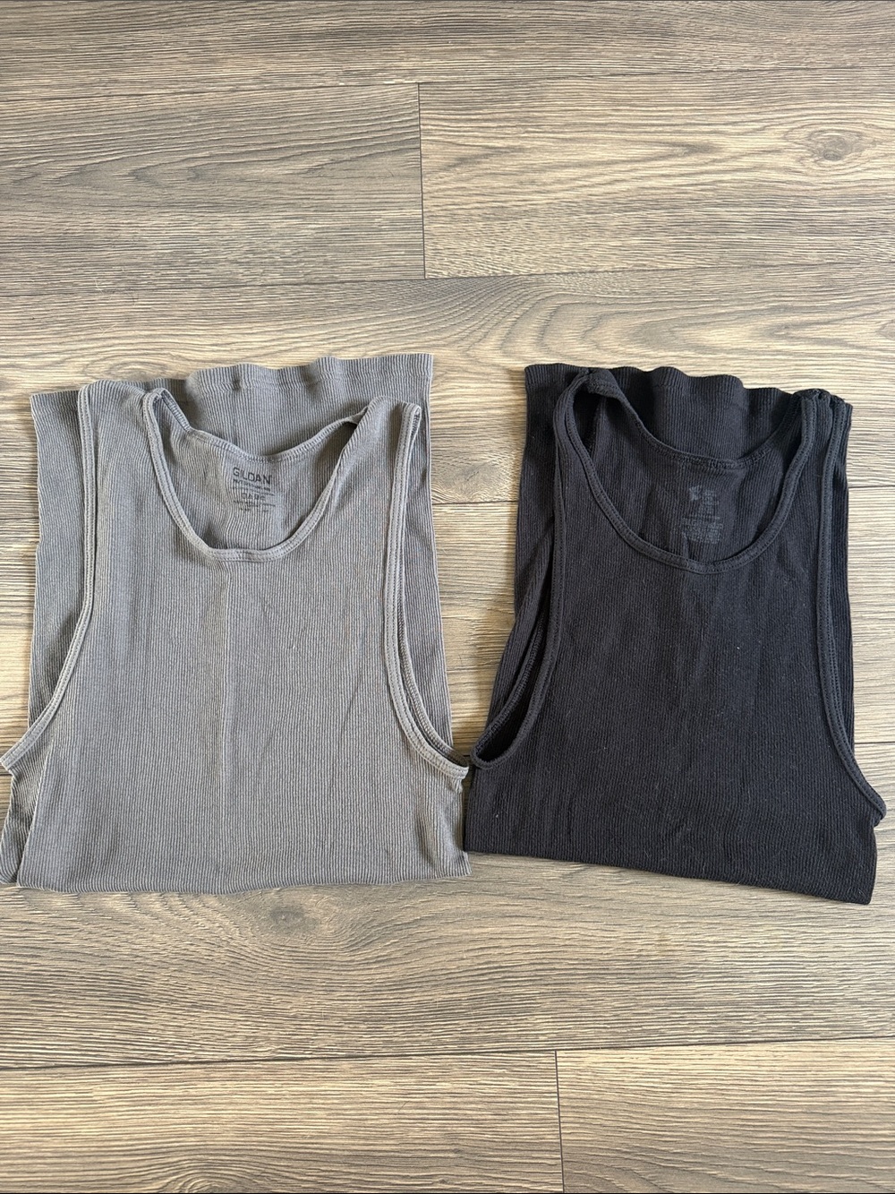Gildan Men's Ribbed Tank Tops - Black and Gray